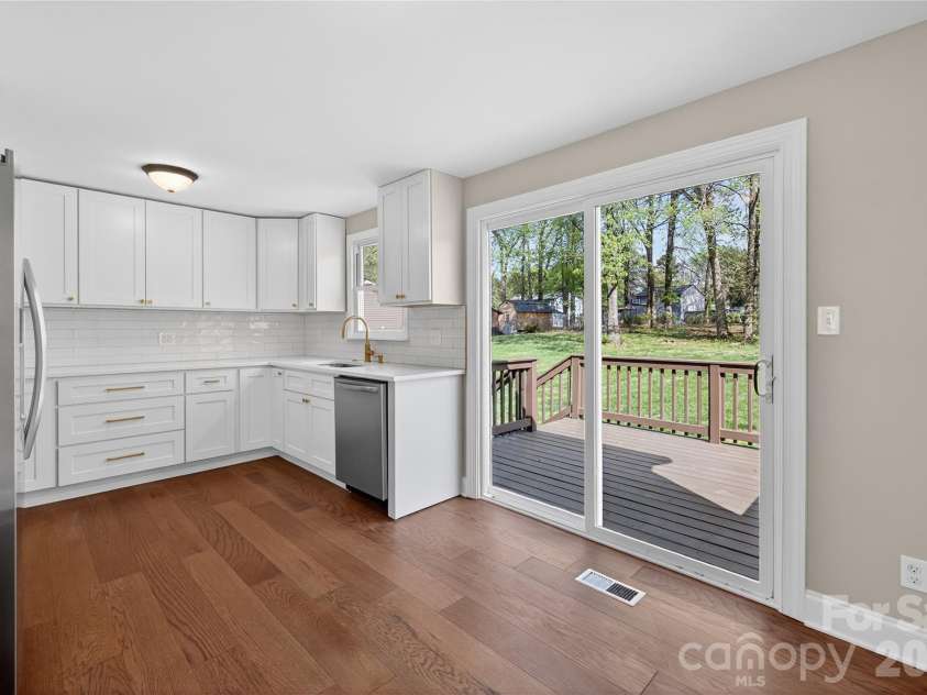 4832 Cheviot Road, Charlotte, NC 28269.  MLS# CAR4369494, YatesRealty ID 16712. 