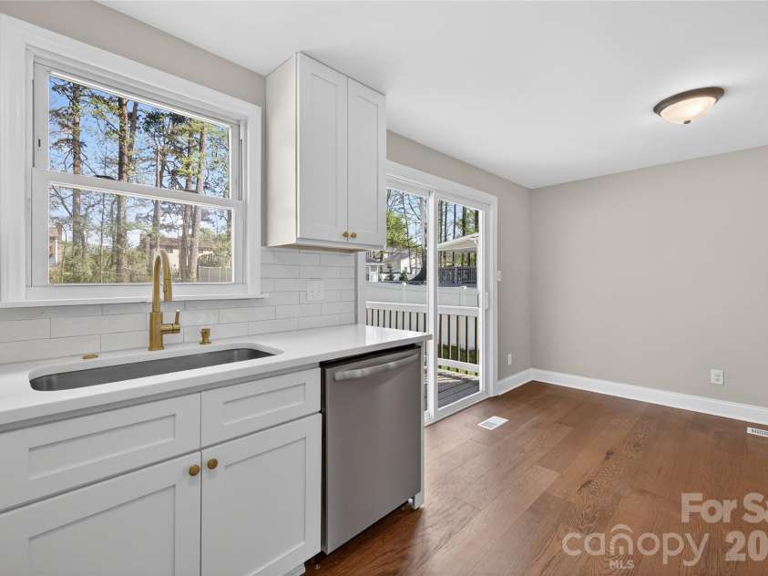 4832 Cheviot Road, Charlotte, NC 28269.  MLS# CAR4369494, YatesRealty ID 16712. 