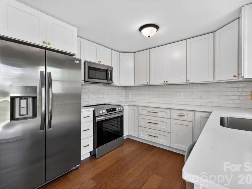 4832 Cheviot Road, Charlotte, NC 28269.  MLS# CAR4369494, YatesRealty ID 16712. 