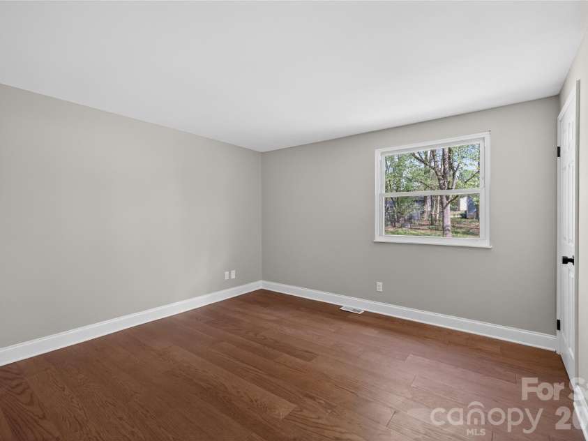 4832 Cheviot Road, Charlotte, NC 28269.  MLS# CAR4369494, YatesRealty ID 16712. 