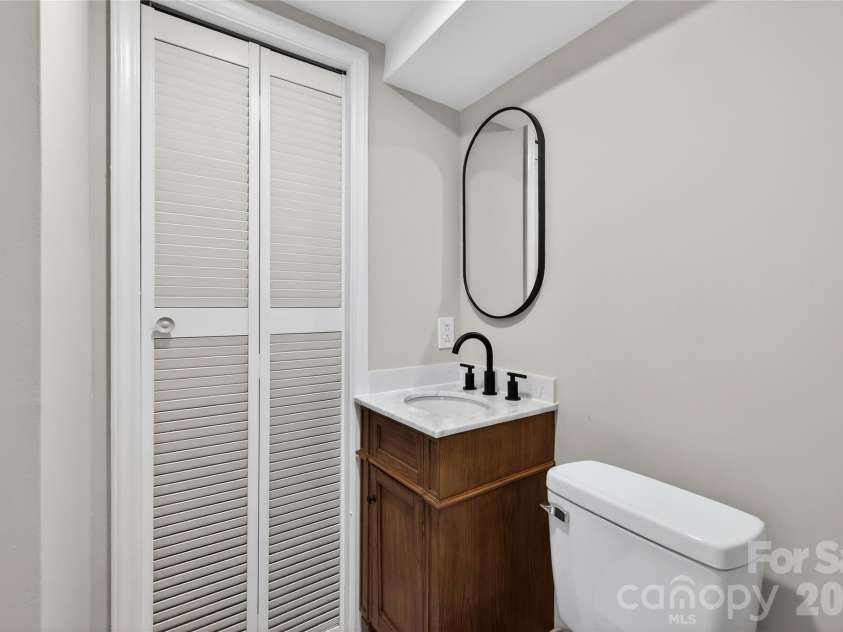 4832 Cheviot Road, Charlotte, NC 28269.  MLS# CAR4369494, YatesRealty ID 16712. 