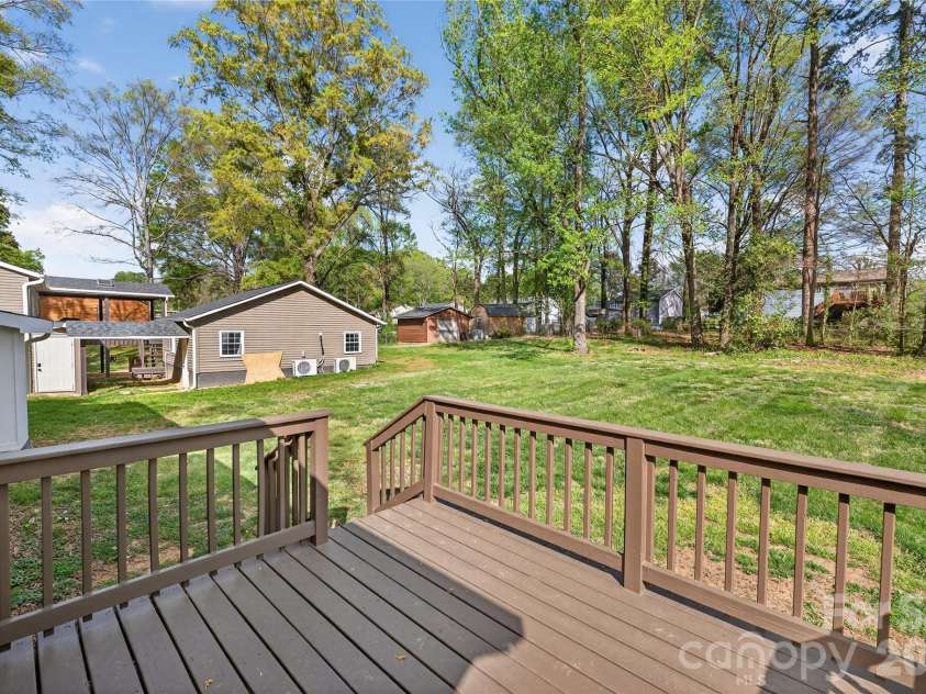 4832 Cheviot Road, Charlotte, NC 28269.  MLS# CAR4369494, YatesRealty ID 16712. 