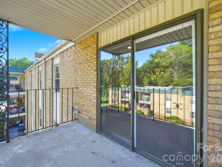 4739 Hedgemore Drive, Charlotte, NC 28209.  MLS# CAR4391656, YatesRealty ID 16713. 