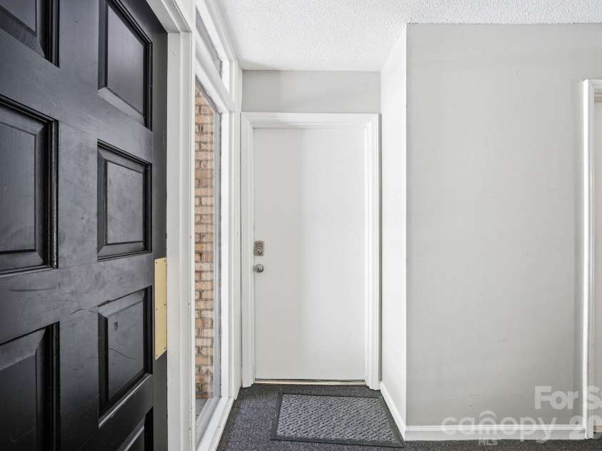 4739 Hedgemore Drive, Charlotte, NC 28209.  MLS# CAR4391656, YatesRealty ID 16713. 