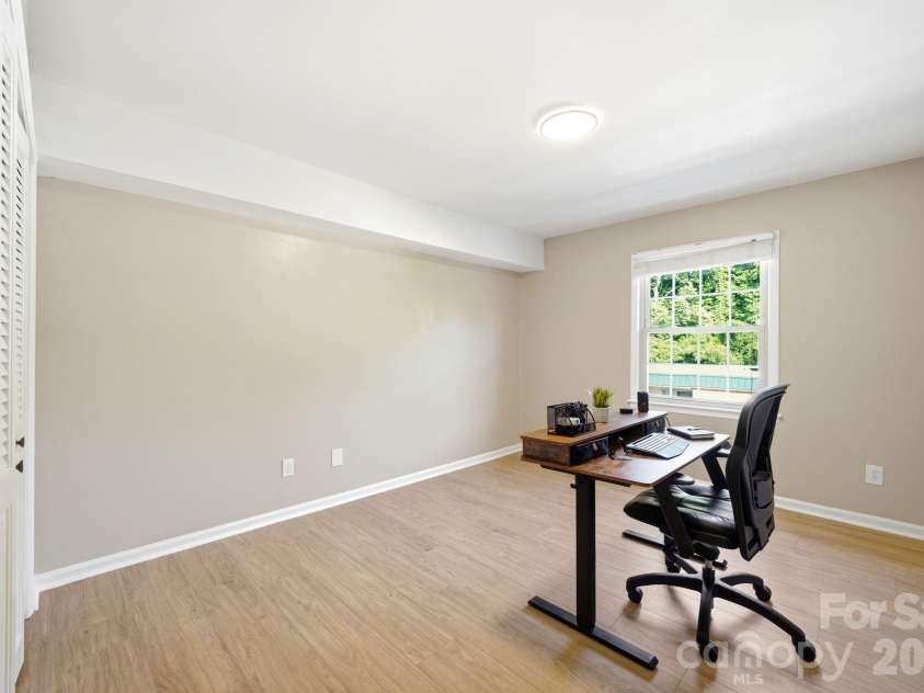 4739 Hedgemore Drive, Charlotte, NC 28209.  MLS# CAR4391656, YatesRealty ID 16713. 