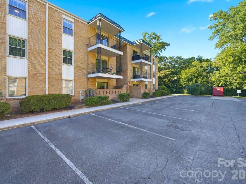 4739 Hedgemore Drive, Charlotte, NC 28209.  MLS# CAR4391656, YatesRealty ID 16713. 
