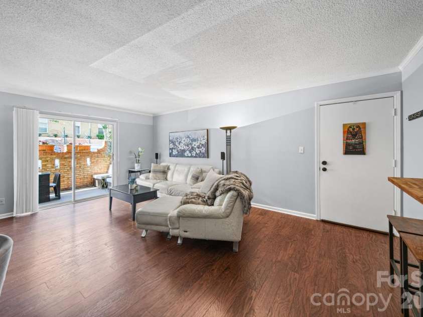 4739 Hedgemore Drive, Charlotte, NC 28209.  MLS# CAR4401578, YatesRealty ID 16713. 