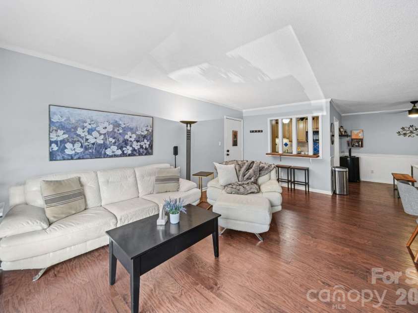 4739 Hedgemore Drive, Charlotte, NC 28209.  MLS# CAR4401578, YatesRealty ID 16713. 