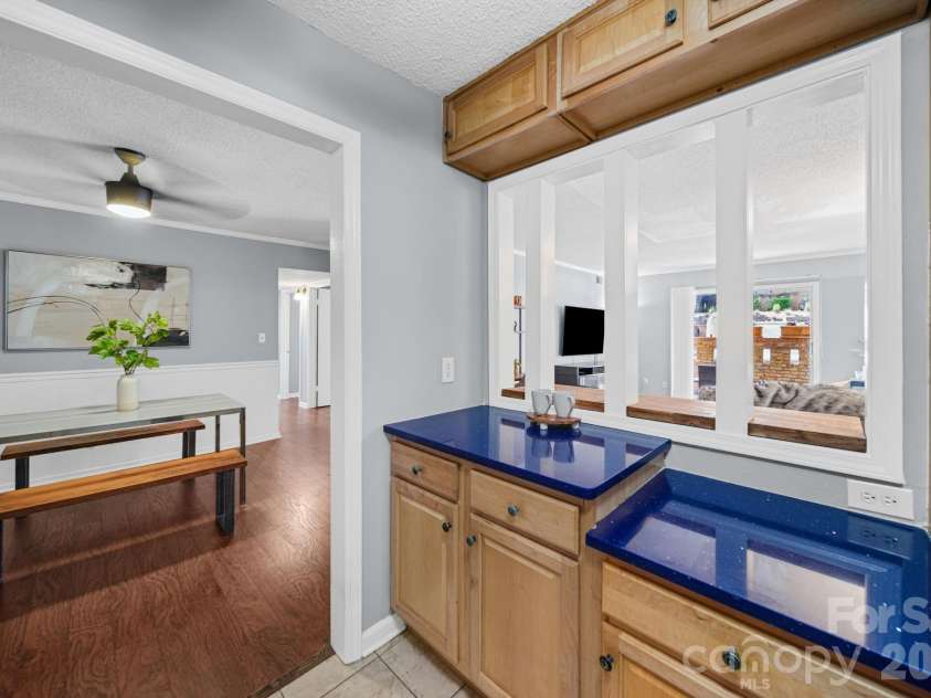 4739 Hedgemore Drive, Charlotte, NC 28209.  MLS# CAR4401578, YatesRealty ID 16713. 