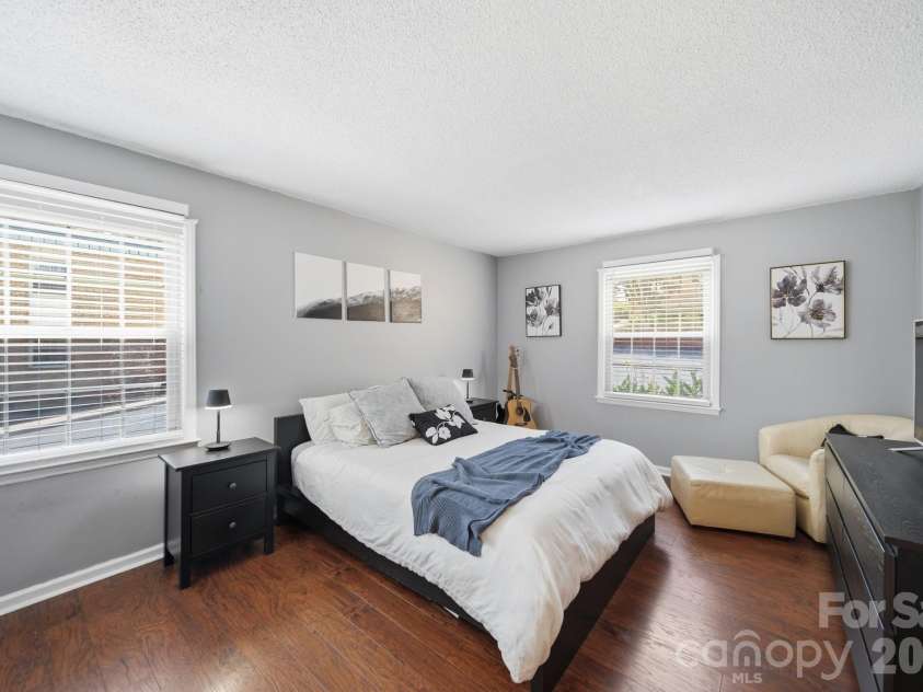 4739 Hedgemore Drive, Charlotte, NC 28209.  MLS# CAR4401578, YatesRealty ID 16713. 