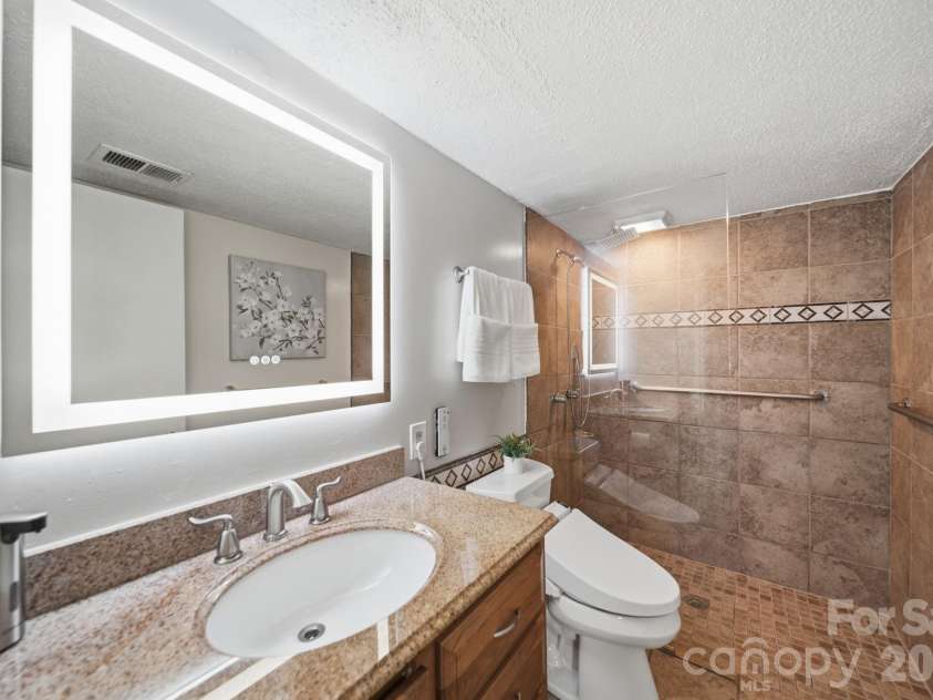 4739 Hedgemore Drive, Charlotte, NC 28209.  MLS# CAR4401578, YatesRealty ID 16713. 