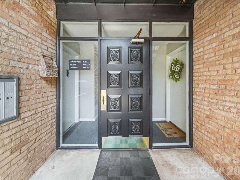 4739 Hedgemore Drive, Charlotte, NC 28209.  MLS# CAR4401578, YatesRealty ID 16713. 