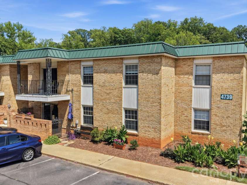 4739 Hedgemore Drive, Charlotte, NC 28209.  MLS# CAR4401578, YatesRealty ID 16713. 