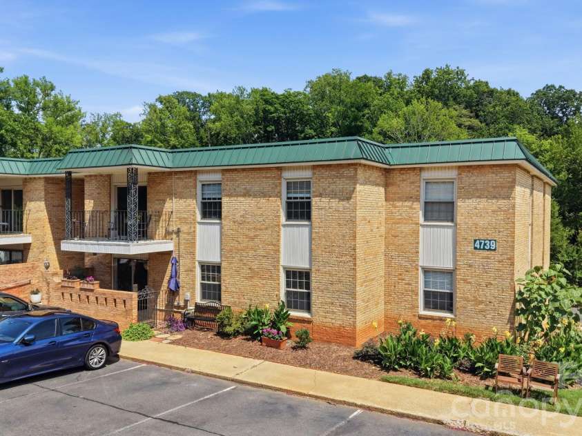 4739 Hedgemore Drive, Charlotte, NC 28209.  MLS# CAR4401578, YatesRealty ID 16713. 