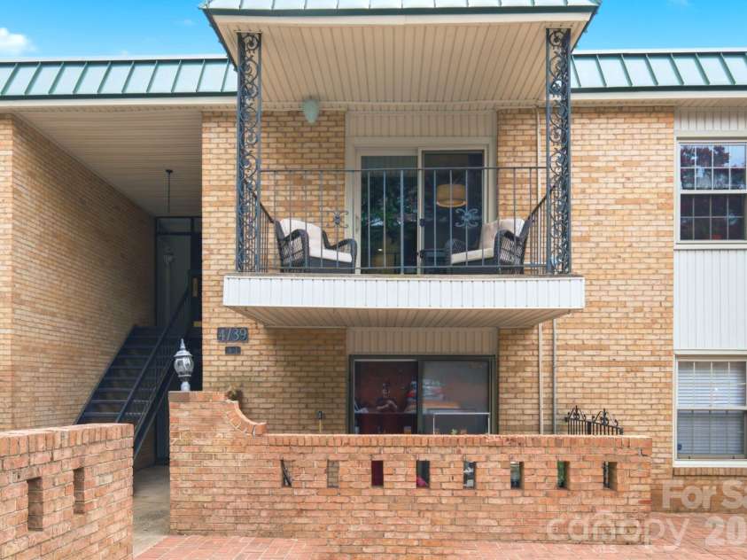 4739 Hedgemore Drive, Charlotte, NC 28209.  MLS# CAR4402848, YatesRealty ID 16713. 