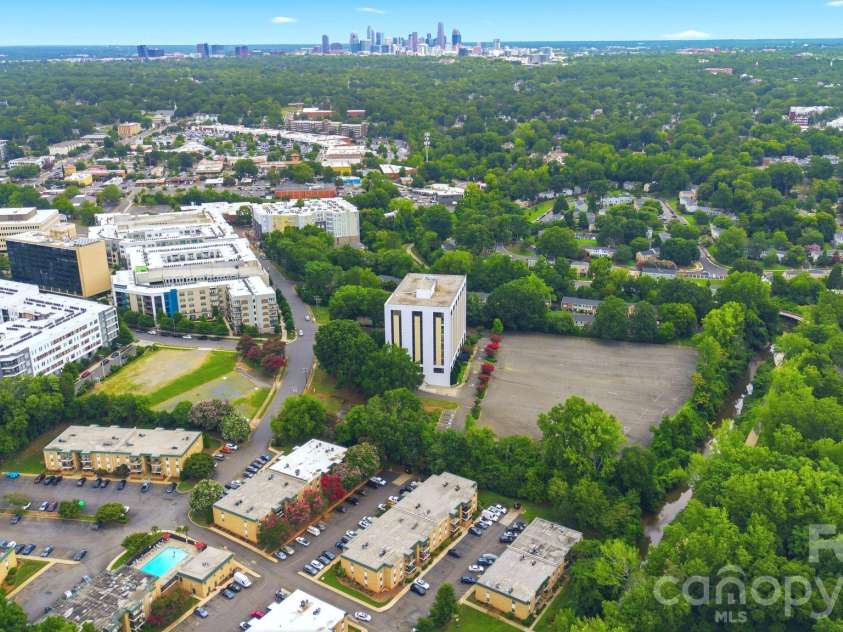 4739 Hedgemore Drive, Charlotte, NC 28209.  MLS# CAR4402848, YatesRealty ID 16713. 