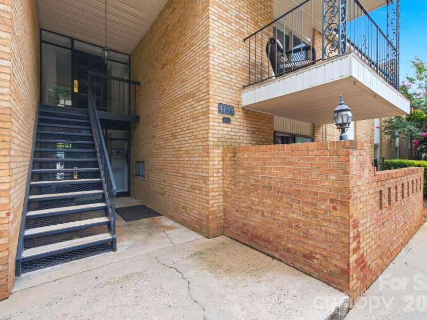 4739 Hedgemore Drive, Charlotte, NC 28209.  MLS# CAR4402848, YatesRealty ID 16713. 