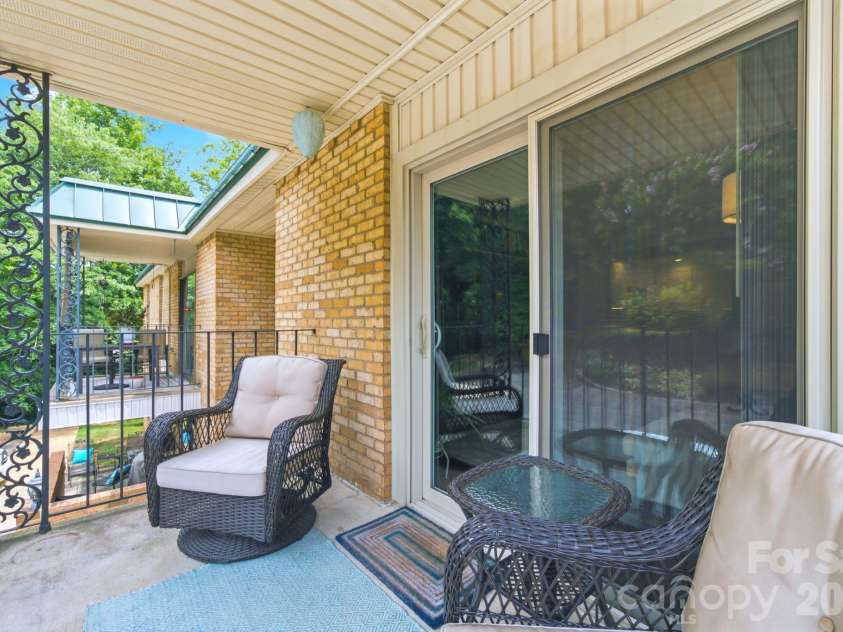 4739 Hedgemore Drive, Charlotte, NC 28209.  MLS# CAR4402848, YatesRealty ID 16713. Balcony