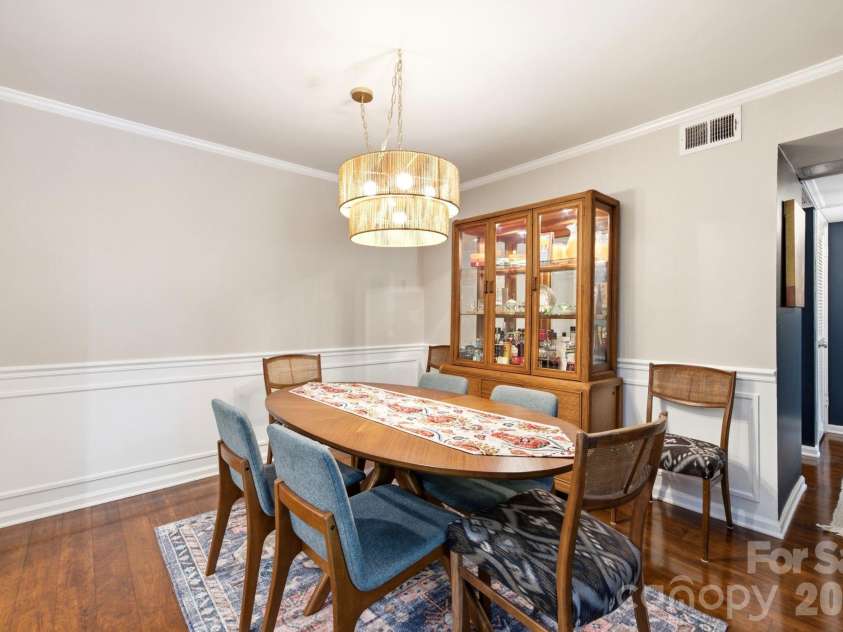 4739 Hedgemore Drive, Charlotte, NC 28209.  MLS# CAR4402848, YatesRealty ID 16713. Dining Room