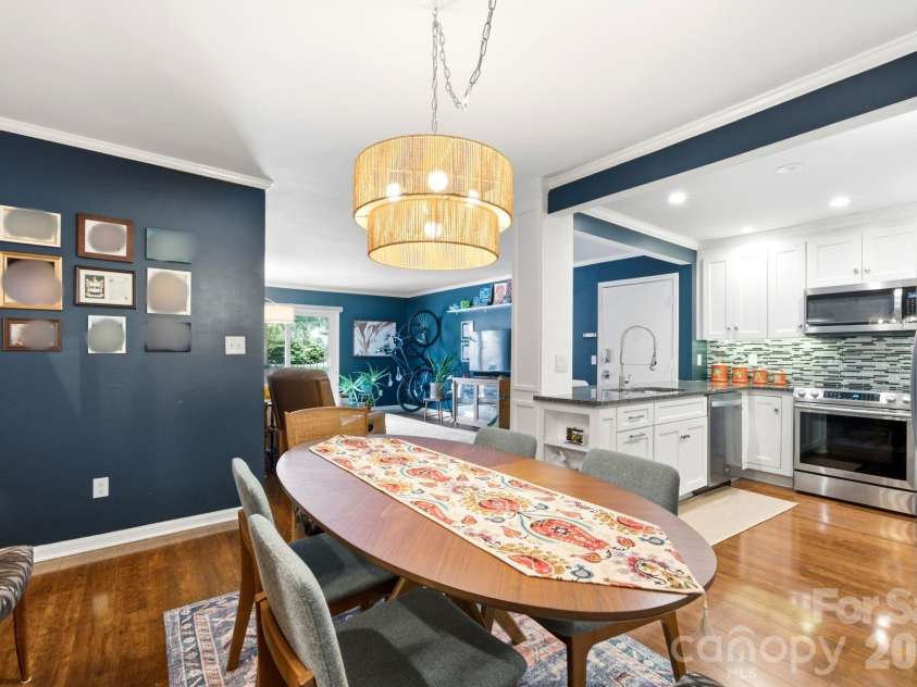 4739 Hedgemore Drive, Charlotte, NC 28209.  MLS# CAR4402848, YatesRealty ID 16713. Dining Room
