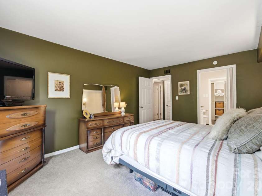 4739 Hedgemore Drive, Charlotte, NC 28209.  MLS# CAR4402848, YatesRealty ID 16713. Primary