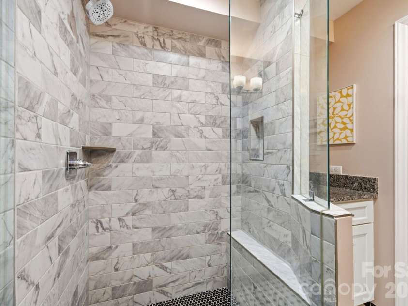 4739 Hedgemore Drive, Charlotte, NC 28209.  MLS# CAR4402848, YatesRealty ID 16713. Primary Bath