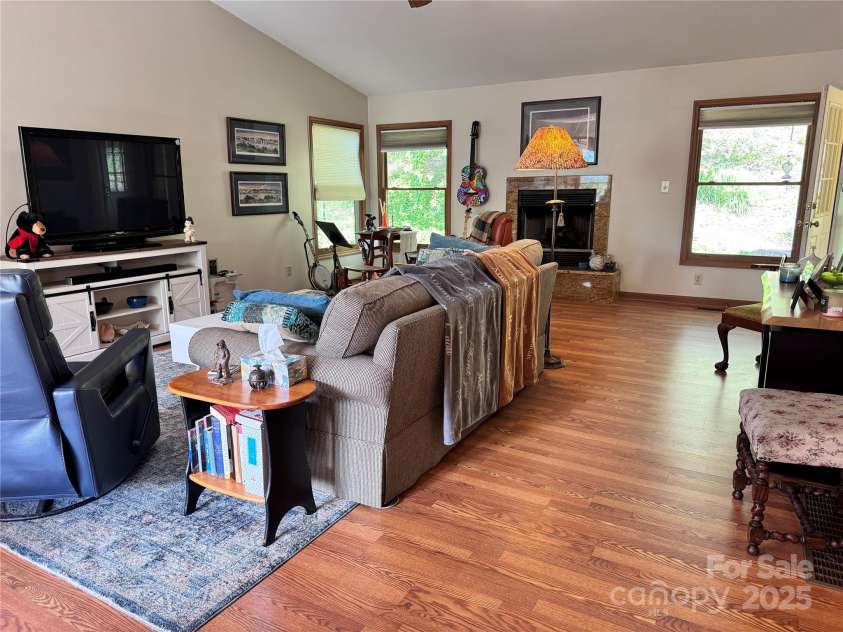 5 A Hedgerose Court, Asheville, NC 28805.  MLS# CAR4252404, YatesRealty ID 16713. 