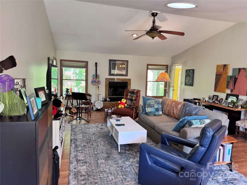 5 A Hedgerose Court, Asheville, NC 28805.  MLS# CAR4252404, YatesRealty ID 16713. 