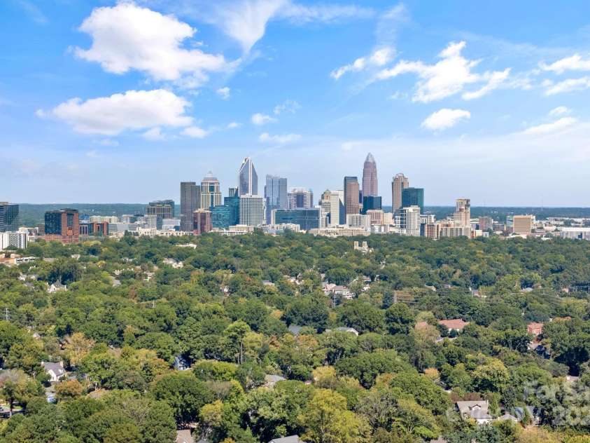 3302 Selwyn Farms Lane, Charlotte, NC 28209.  MLS# CAR4311763, YatesRealty ID 16714. 