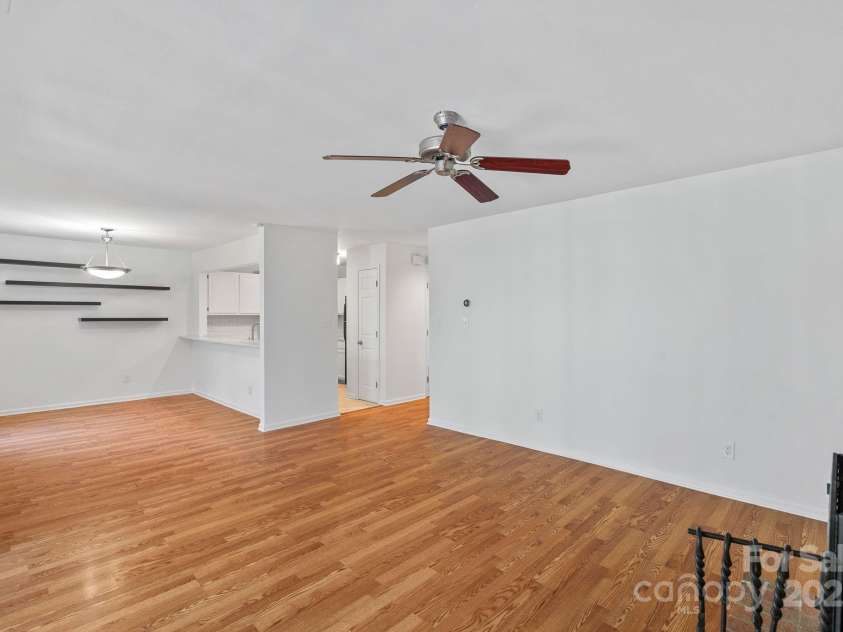 3302 Selwyn Farms Lane, Charlotte, NC 28209.  MLS# CAR4311763, YatesRealty ID 16714. Open floorplan