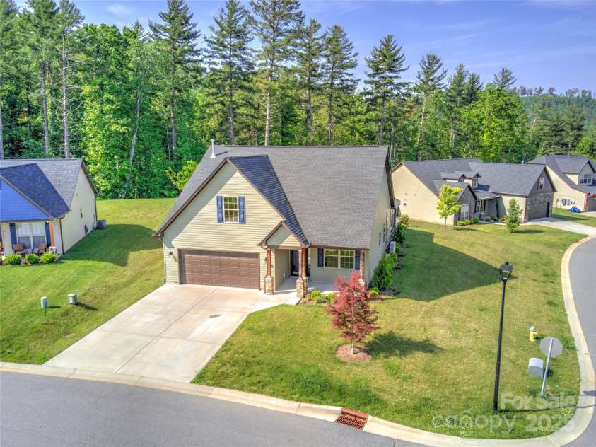 133 Water Leaf Drive, Weaverville, NC 28787.  MLS# CAR4252702, YatesRealty ID 16716. 