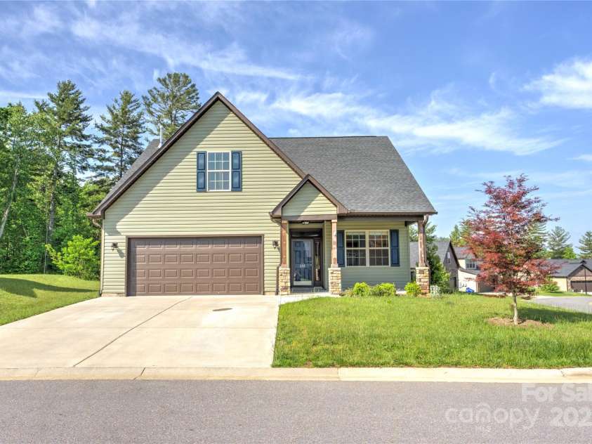 133 Water Leaf Drive, Weaverville, NC 28787.  MLS# CAR4252702, YatesRealty ID 16716. 