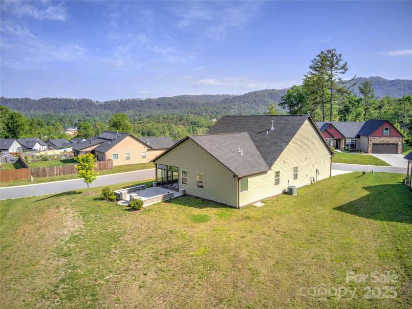 133 Water Leaf Drive, Weaverville, NC 28787.  MLS# CAR4252702, YatesRealty ID 16716. 