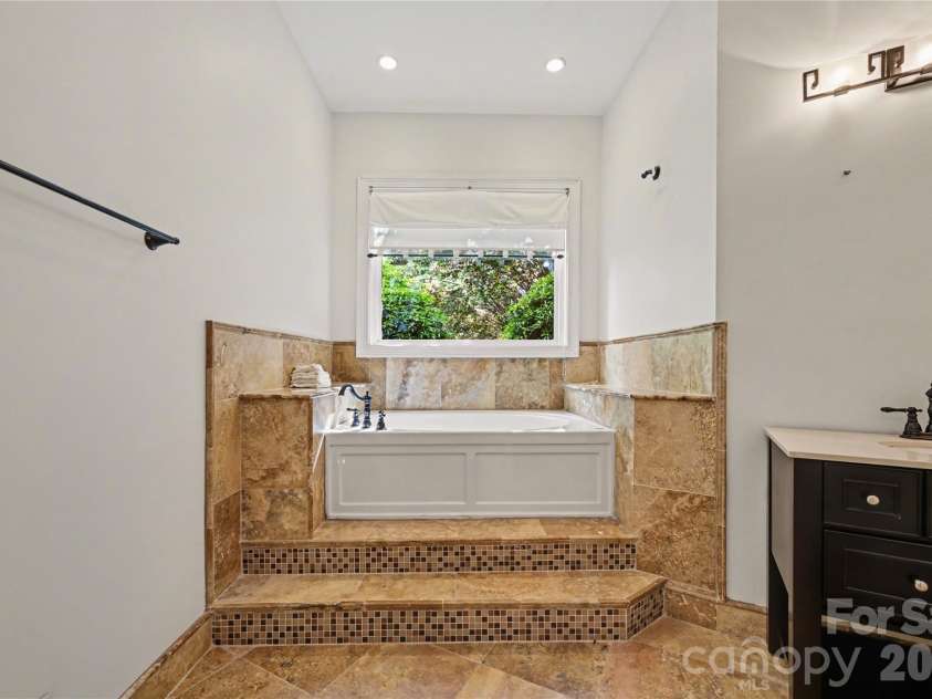 11506 James Jack Lane, Charlotte, NC 28277.  MLS# CAR4363689, YatesRealty ID 16717. 