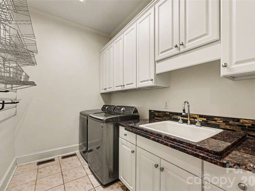 11506 James Jack Lane, Charlotte, NC 28277.  MLS# CAR4363689, YatesRealty ID 16717. 