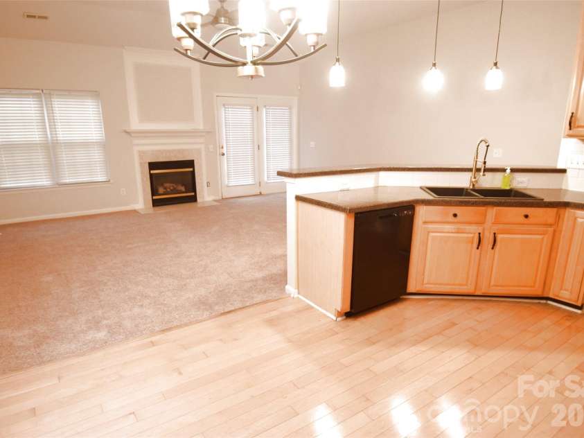 10214 Stoneykirk Lane, Charlotte, NC 28269.  MLS# CAR4327796, YatesRealty ID 16718. 
