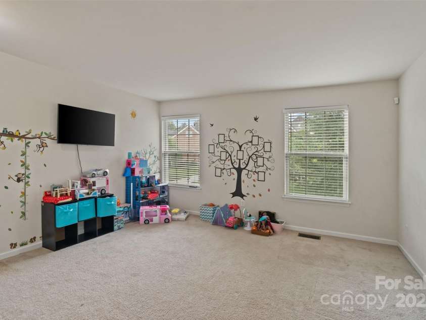 12923 Plumleaf Drive, Charlotte, NC 28213.  MLS# CAR4262906, YatesRealty ID 16718. 