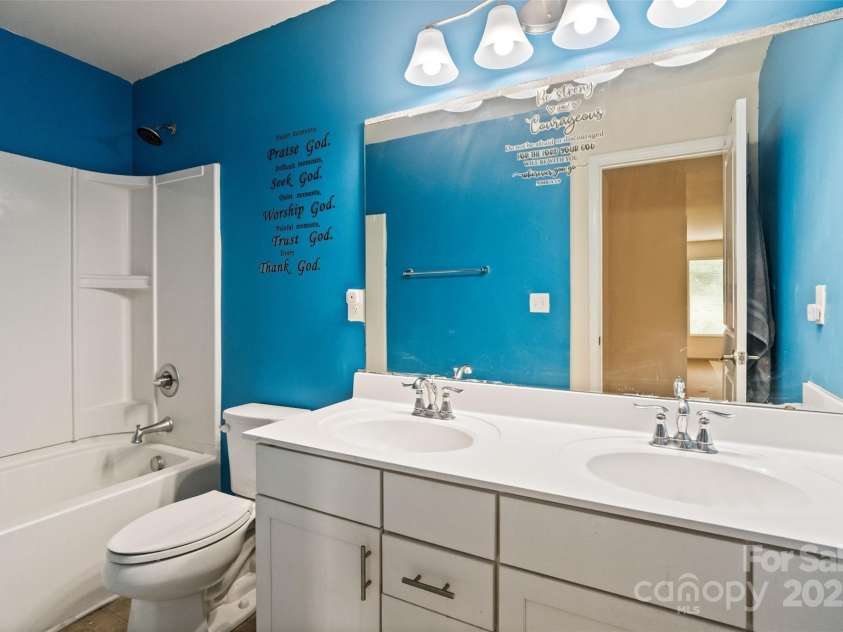 12923 Plumleaf Drive, Charlotte, NC 28213.  MLS# CAR4262906, YatesRealty ID 16718. 