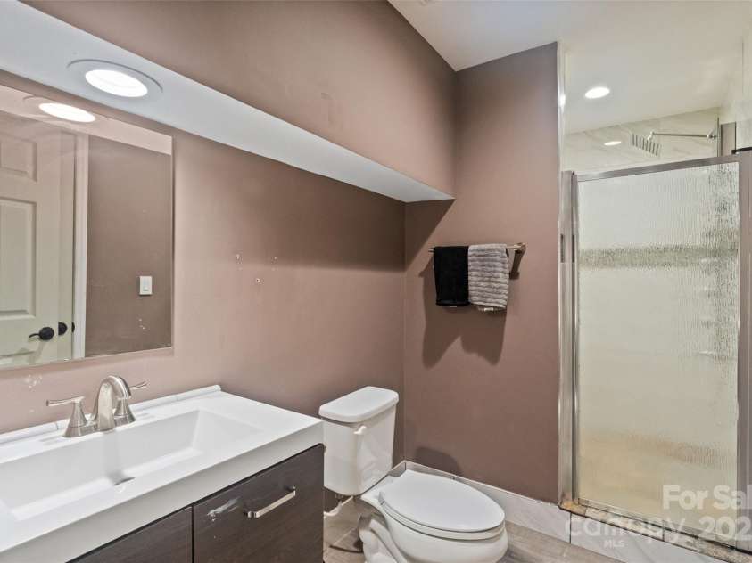 12923 Plumleaf Drive, Charlotte, NC 28213.  MLS# CAR4262906, YatesRealty ID 16718. 