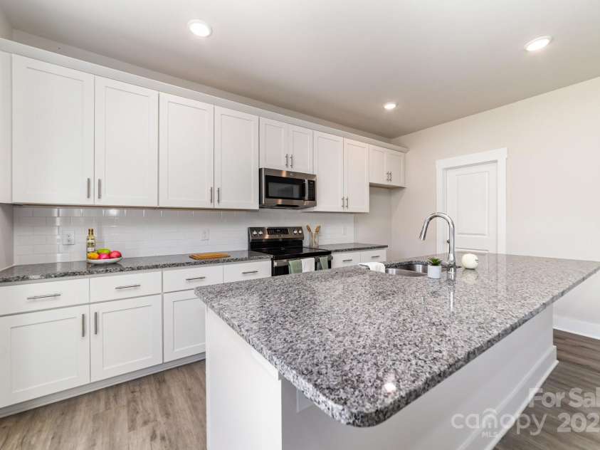 107 Silverwood Court, Mooresville, NC 28115.  MLS# CAR4320107, YatesRealty ID 1672. Kitchen