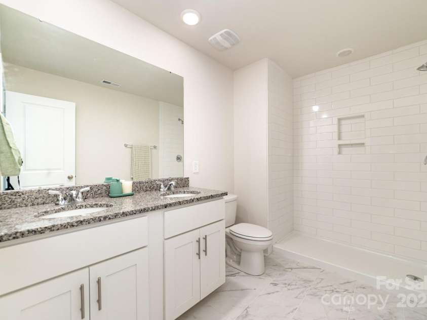 107 Silverwood Court, Mooresville, NC 28115.  MLS# CAR4320107, YatesRealty ID 1672. Primary Bath 