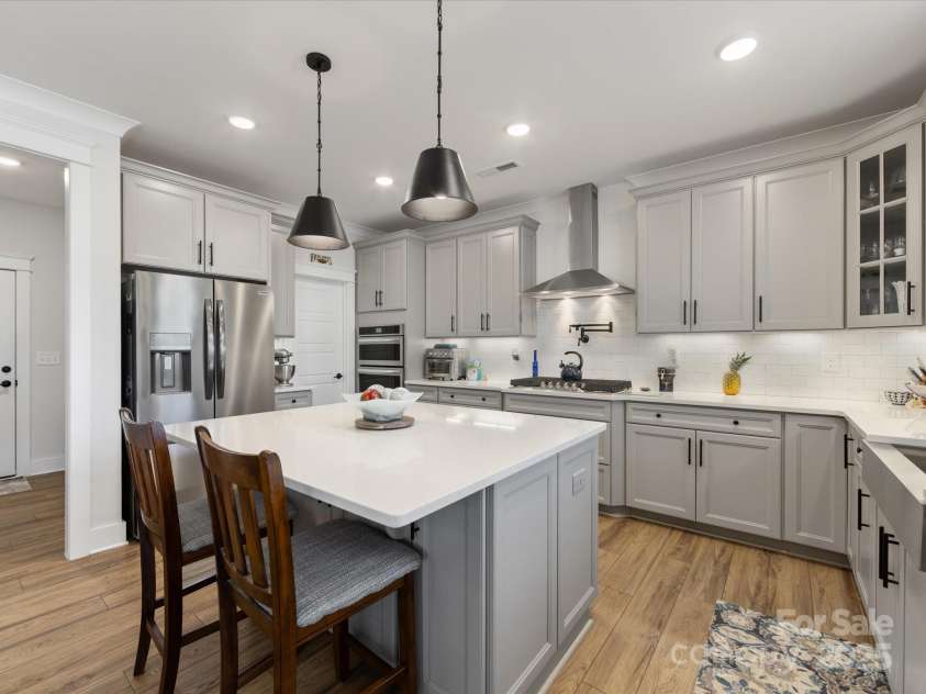 702 Yucatan Drive, Waxhaw, NC 28173.  MLS# CAR4223915, YatesRealty ID 1672. Kitchen