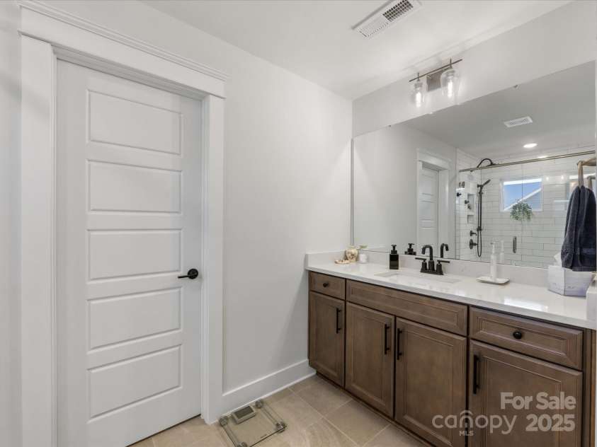 702 Yucatan Drive, Waxhaw, NC 28173.  MLS# CAR4223915, YatesRealty ID 1672. Primary Bathroom