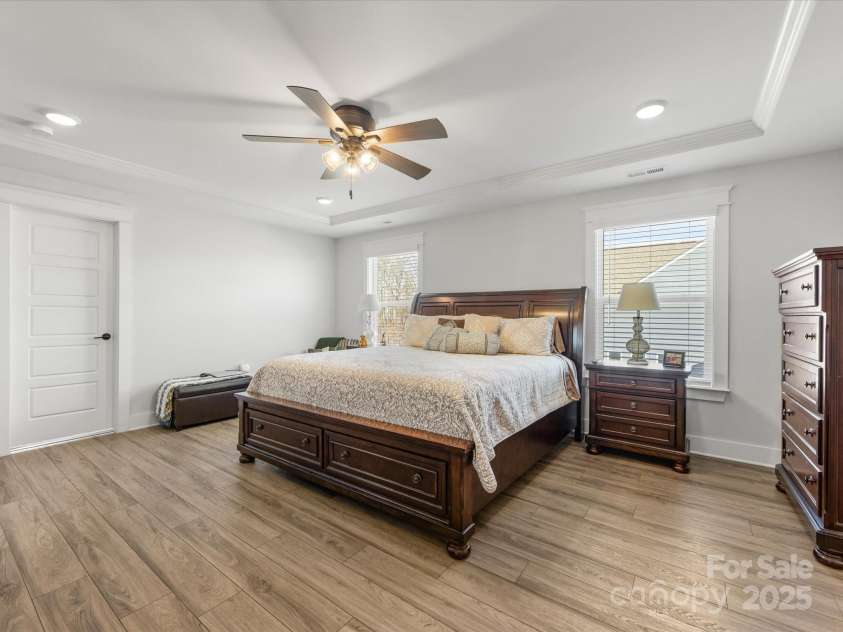 702 Yucatan Drive, Waxhaw, NC 28173.  MLS# CAR4223915, YatesRealty ID 1672. Primary bedroom with tray ceiling