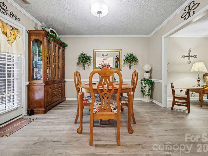 1204 Northgate Drive, Shelby, NC 28150.  MLS# CAR4349654, YatesRealty ID 16720. View from kitchen to dining area