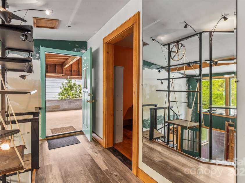 2106 4th Street, Hickory, NC 28601.  MLS# CAR4246698, YatesRealty ID 16720. 