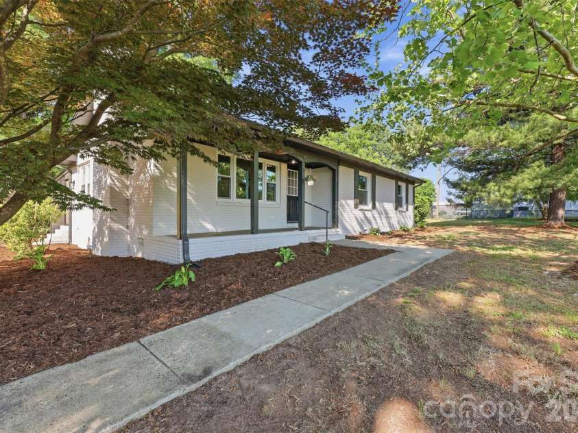 310 Houston Road, Troutman, NC 28166.  MLS# CAR4374996, YatesRealty ID 16721. 