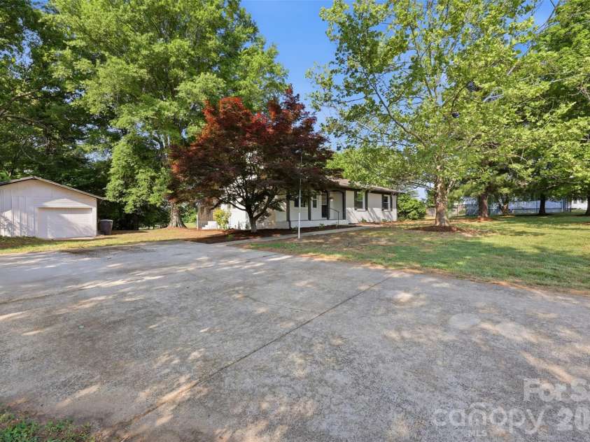 310 Houston Road, Troutman, NC 28166.  MLS# CAR4374996, YatesRealty ID 16721. 