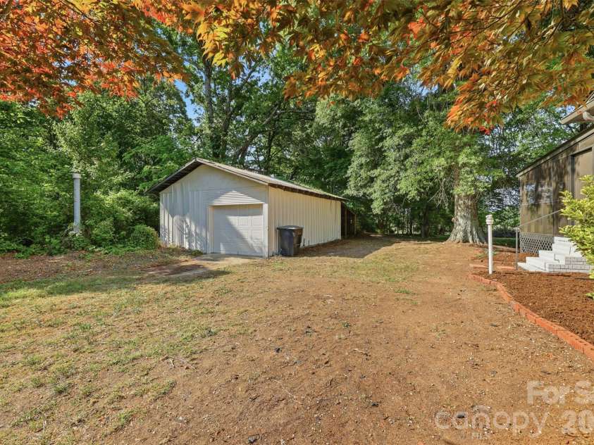 310 Houston Road, Troutman, NC 28166.  MLS# CAR4374996, YatesRealty ID 16721. 