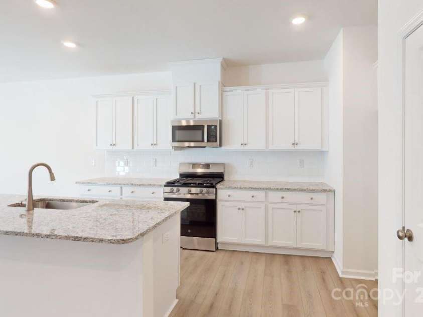 3562 Nimbell Road, Monroe, NC 28110.  MLS# CAR4224096, YatesRealty ID 16721. Kitchen